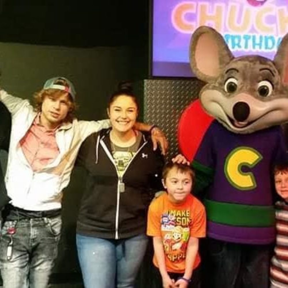 Meet your Posher, Emmalou